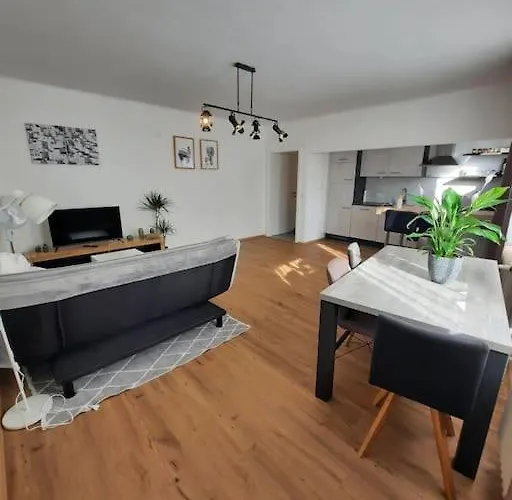 Spacious 63Qm Flat Plus Private Balcony