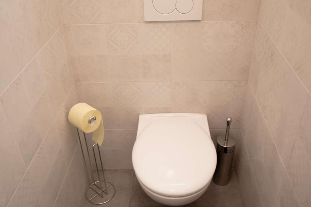 Spacious 63qm Flat Private Balcony Appartement